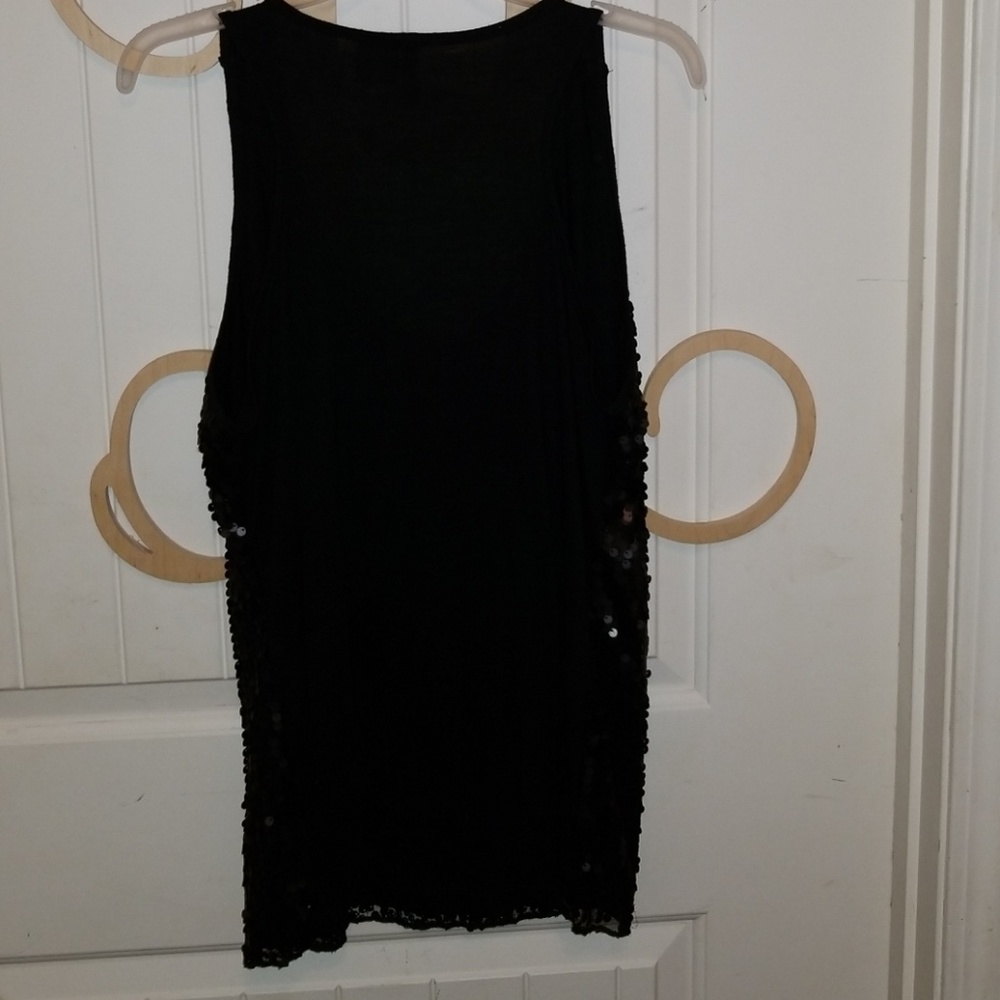 Top - Picture 2 of 3